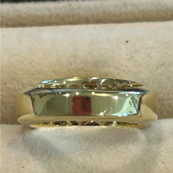 18Kt Yellow Gold Princess Cut Diamonds Ring - Picture 4 of 6